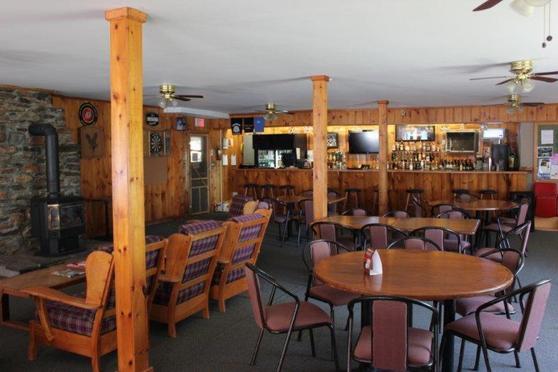 Red Umbrella Inn Minden Hills Exterior photo